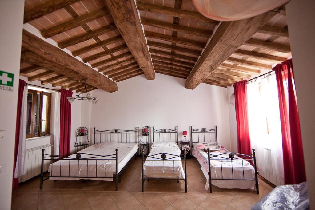 Hermitage Holidays Gallicano الغرفة الصورة